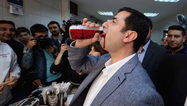 Foto - Sosyal medya çalkalanıyor!