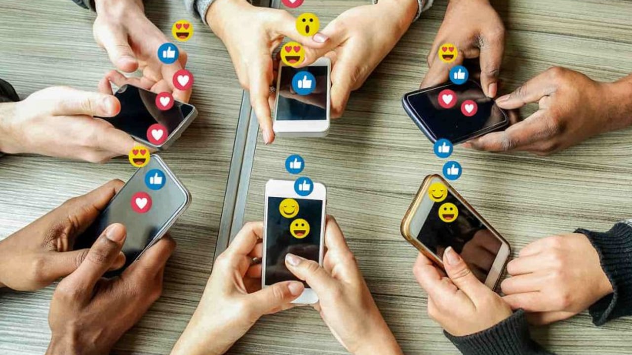 Sosyal Medya gençleri yalnızlaştırıyor uyarısı: Fenomen olma ve karizmatik görünme arayışı