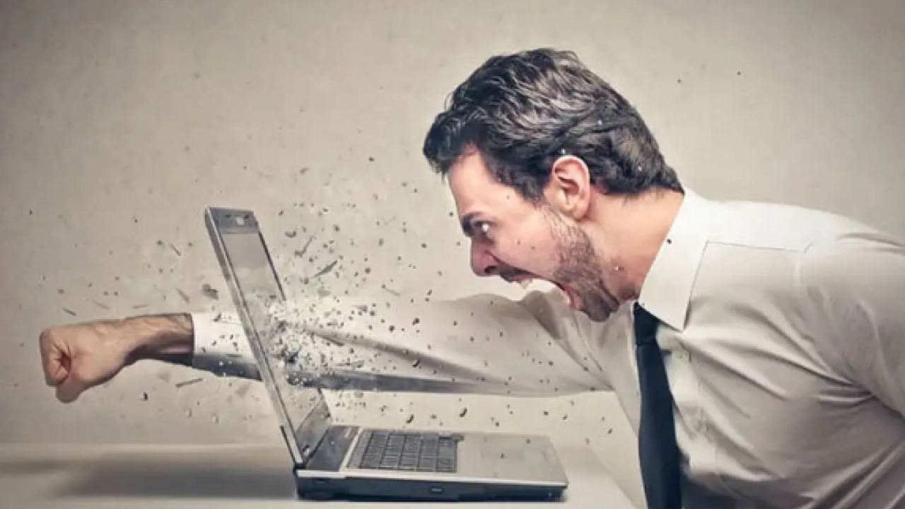 Foto - Sosyal medya insanları öfkelendiriyor mu? Buna dikkat edin: Bu yanlışa düşenlerin başı yanıyor