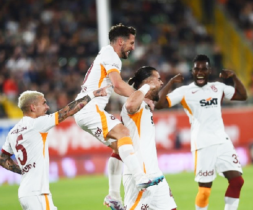 Foto - Sosyal medya sallandı... Beşiktaş'ın eski yıldızı Aslan oluyor!