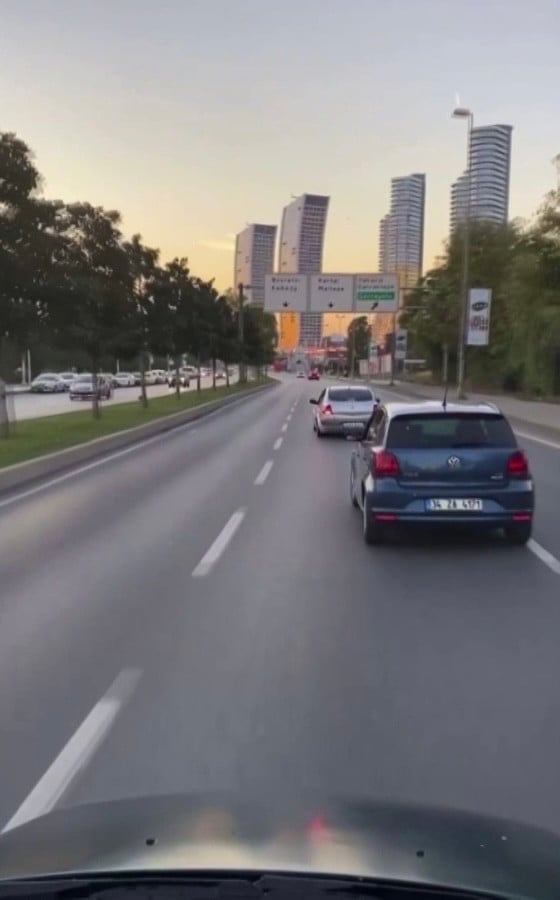 Sosyal medyada beğeni uğruna trafiği tehlikeye attılar