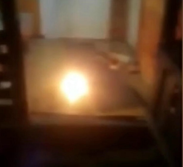 Foto - Sosyal medyada bunu da gördük! Canlı yayını açıp evini ateşe verdi