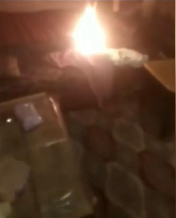 Foto - Sosyal medyada bunu da gördük! Canlı yayını açıp evini ateşe verdi