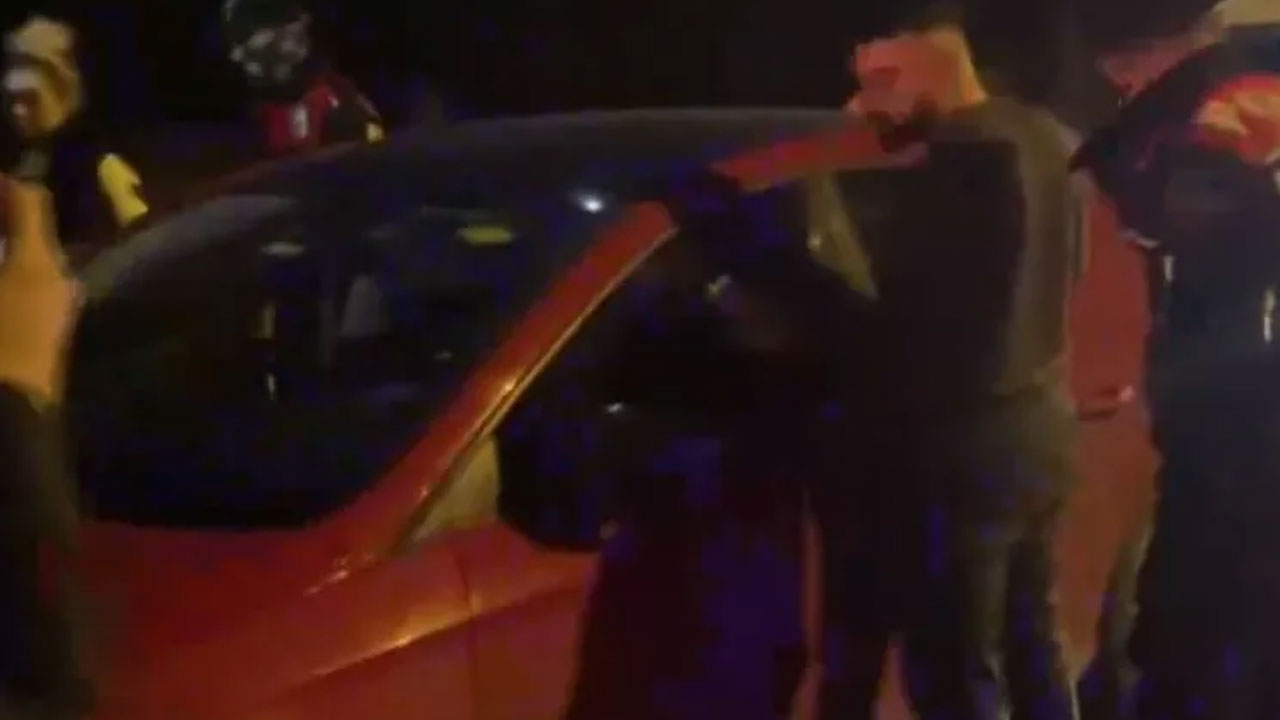 Foto - Sosyal medyaya düzenleme gelmezse bu rezillikleri daha çok görürüz! TikTok fenomenlerinin silahlı kavgası