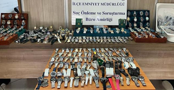 Foto - Sosyete Panikte! 1 milyon euroluk kaçak kol saati… Kuyumcu ve saat mağazalarında denetim