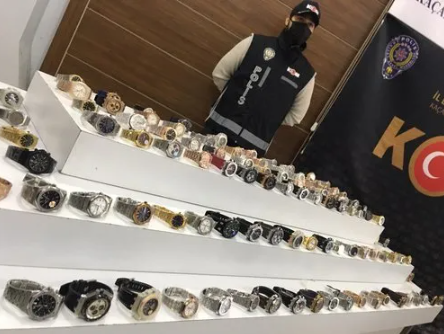 Foto - Sosyete Panikte! 1 milyon euroluk kaçak kol saati… Kuyumcu ve saat mağazalarında denetim