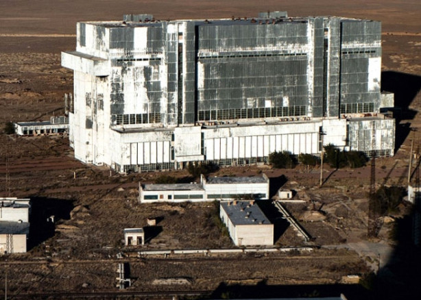 Foto - Sovyetler Birliği'nden kalma uzay aracı çürümeye terk edildi