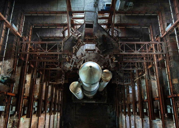 Foto - Sovyetler Birliği'nden kalma uzay aracı çürümeye terk edildi