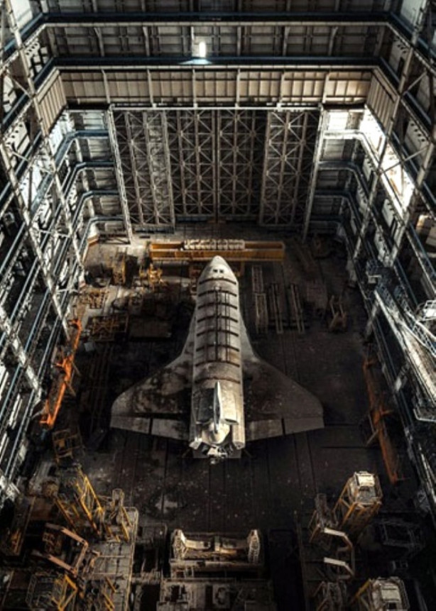 Foto - Sovyetler Birliği'nden kalma uzay aracı çürümeye terk edildi