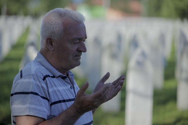 Foto - Soykırımın 28.yılında dualar okundu