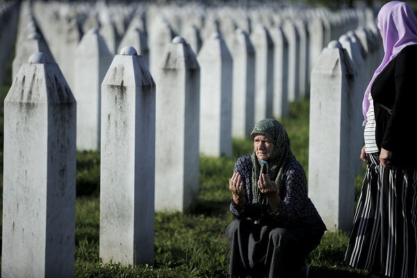 Foto - Soykırımın 28.yılında dualar okundu