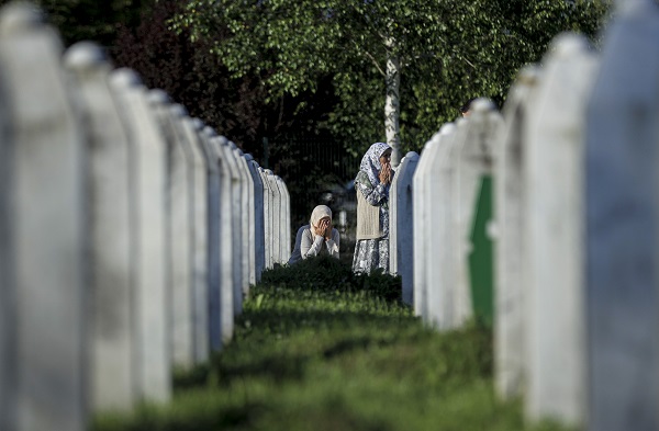 Foto - Soykırımın 28.yılında dualar okundu
