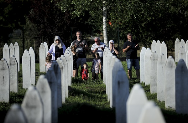 Foto - Soykırımın 28.yılında dualar okundu