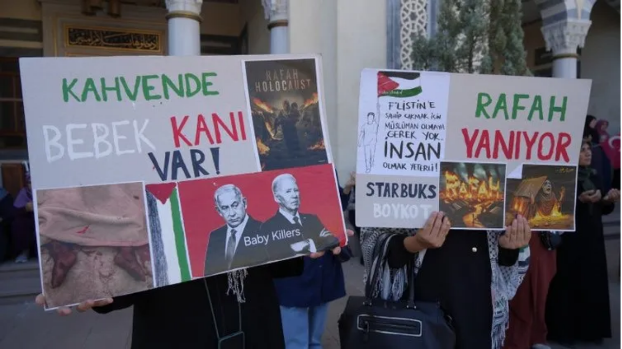 Foto - Soykırımın yıldönümünde tüm Türkiye'de Filistin’e destek mitingi! On binler sokaklar döküldü, Siyonizme lanet Gazze’ye destek… 