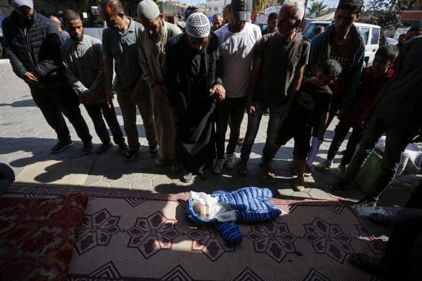 Foto - Soyun kurusun İsrail! Açlıktan ölen 7 aylık bebeğin son hali yürekleri dağladı