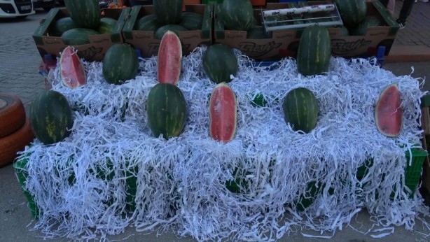 Foto - Sözcü ve Cumhuriyet’e müjde! Dilim karpuz geldi başlasın algı