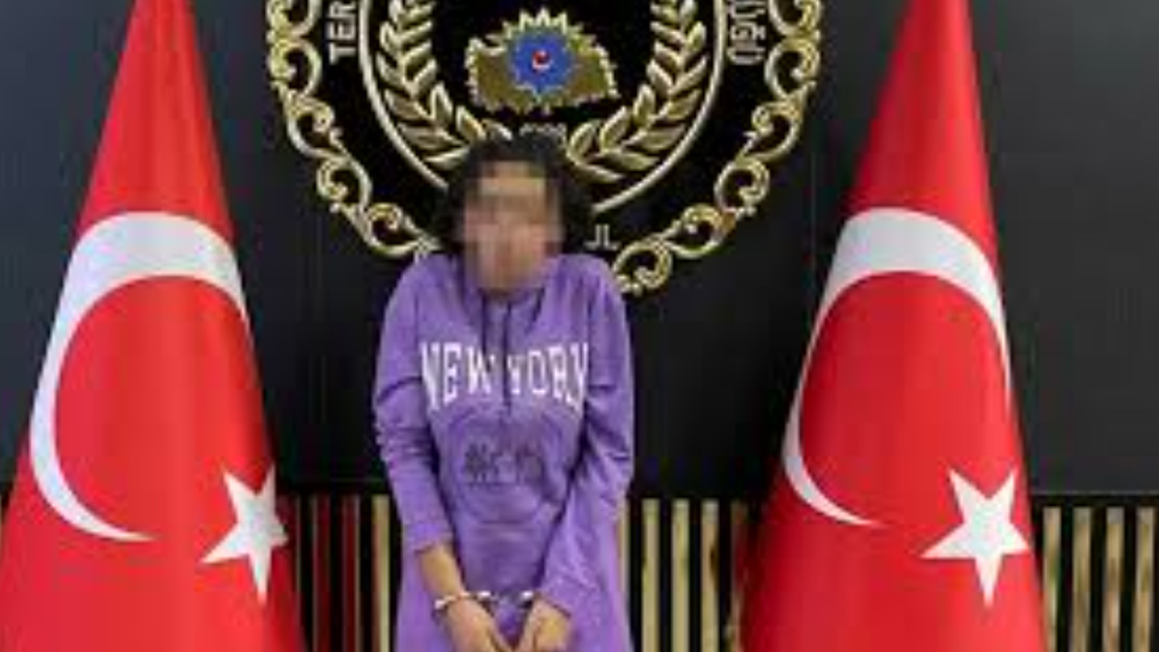 Foto - Sözde Komedyenden büyük skandal: Kadın terörist görmek gururlandırıyor