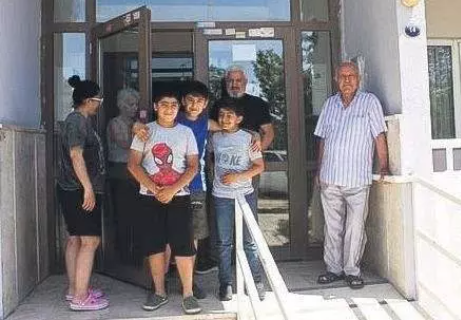 Foto - "Sözler" havada kaldı... Tunç Soyer depremzedelere bayramı şimdiden zehir etti