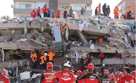 Foto - "Sözler" havada kaldı... Tunç Soyer depremzedelere bayramı şimdiden zehir etti