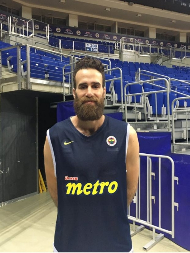 Foto - Sözünü tuttu saçını kesti!