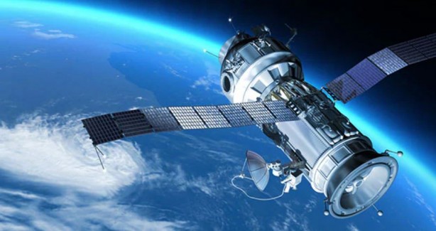 Foto - SpaceX askeri uydu fırlattı! Perde arkasında neler var?