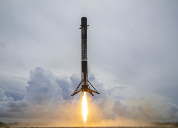 Foto - SpaceX askeri uydu fırlattı! Perde arkasında neler var?