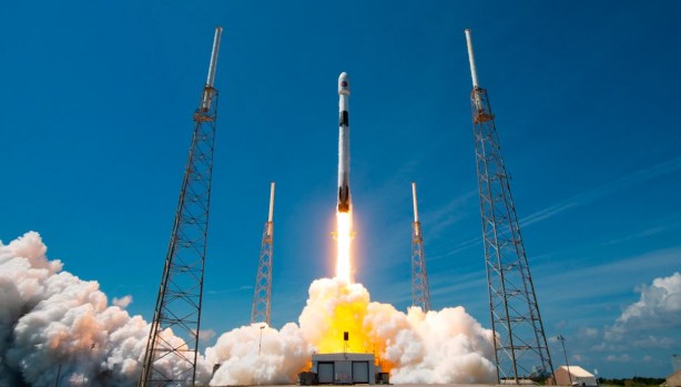 Foto - SpaceX askeri uydu fırlattı! Perde arkasında neler var?