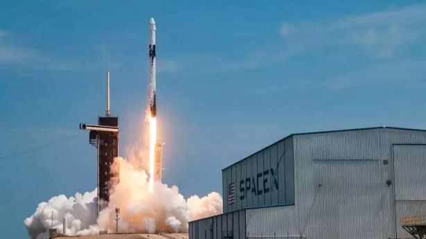SpaceX rekorlara doymuyor