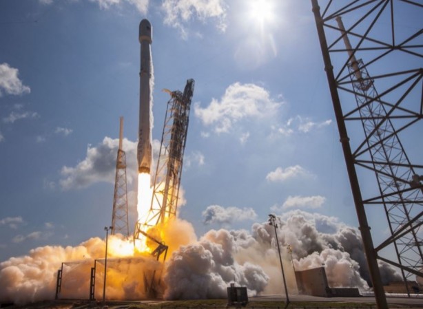 Foto - SpaceX'in Falcon 9 roketine nazar değdi! Motor arızası yaşadı