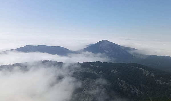 Foto - Spil Dağı'nı bulutlar yuttu