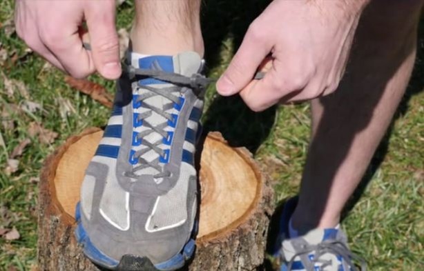 Foto - Spor ayakkabılardaki en üst delik ne işe yarıyor?