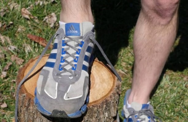  Spor ayakkabılardaki en üst delik ne işe yarıyor?