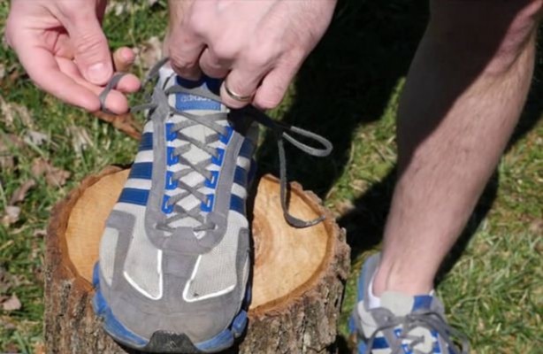 Foto - Spor ayakkabılardaki en üst delik ne işe yarıyor?