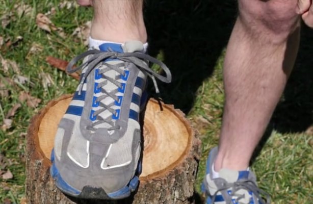 Foto - Spor ayakkabılardaki en üst delik ne işe yarıyor?