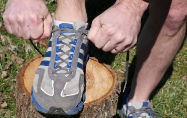 Foto - Spor ayakkabılardaki en üst delik ne işe yarıyor?