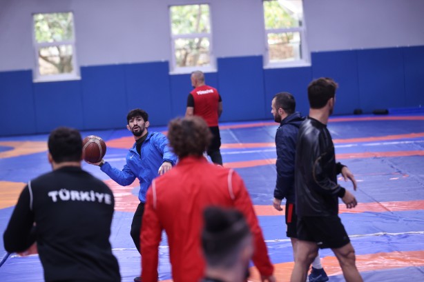 Foto - Spor Bakanı Osman Aşkın Bak, Minderin Aslanlarını ziyaret etti...