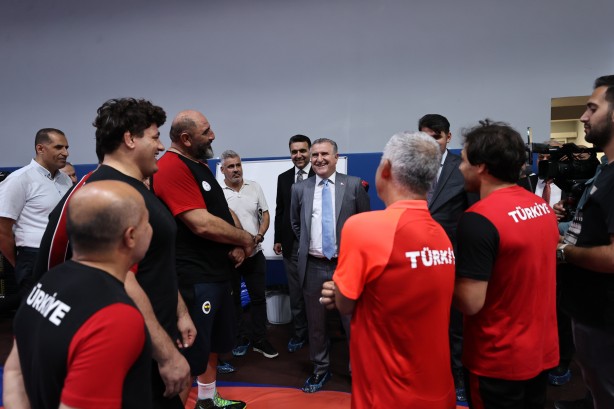 Foto - Spor Bakanı Osman Aşkın Bak, Minderin Aslanlarını ziyaret etti...