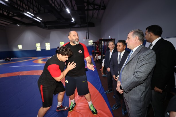 Foto - Spor Bakanı Osman Aşkın Bak, Minderin Aslanlarını ziyaret etti...