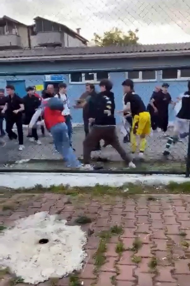 Foto - Spor bu değil! U-17 maçında skandal görüntüler