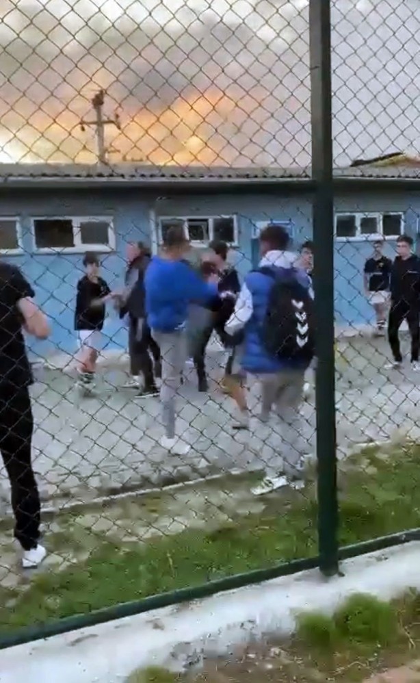 Foto - Spor bu değil! U-17 maçında skandal görüntüler