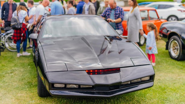 Spor otomobil de var otobüs de! Çok ucuza satılıyorlar