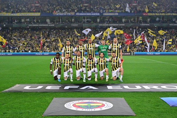 Stieler, Christian, Mark, Daniel! Yabancı hakem isteyen Ali Koç'un Fenerbahçe'si Yunan takımına elendi! Hani Atatürk silüetli tişörtler?