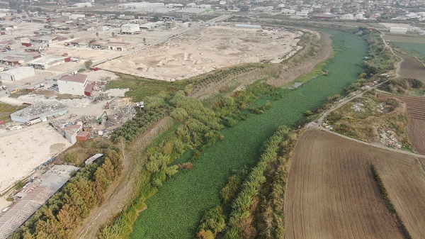 Foto - Su artık görülmüyor! Asi Nehri'nde korkutan manzara