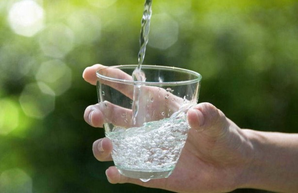 Foto - Su içerken bu hataları yapmayın