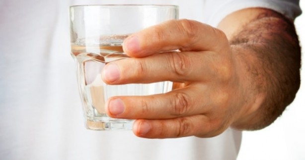 Foto - Su içerken bu hataları yapmayın