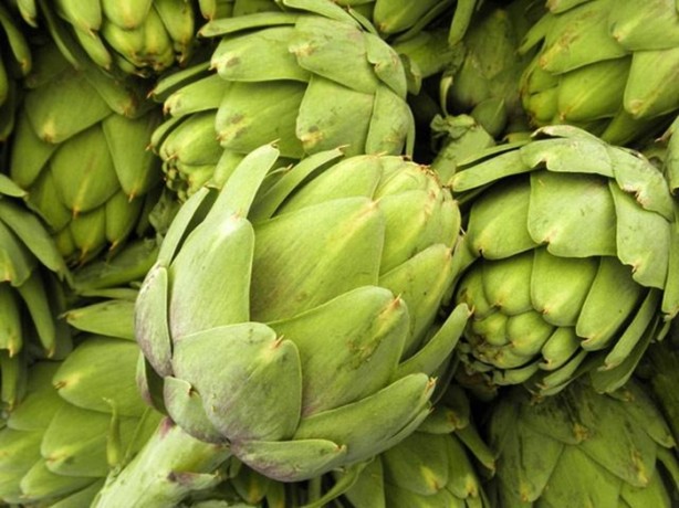 Foto - Su içinde satılan enginar almayın!