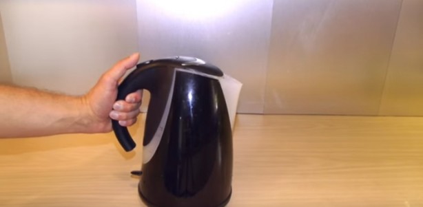 Su kaynatıcısının kirecini böyle söküp atın