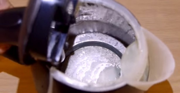 Foto - Su kaynatıcısının kirecini böyle söküp atın