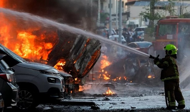 Foto - Şu rezalete bakın şu rezalete! Bu tipler bir de "muhafazakâr" geçiniyor! Bu, resmen utanmazlığın daniskası