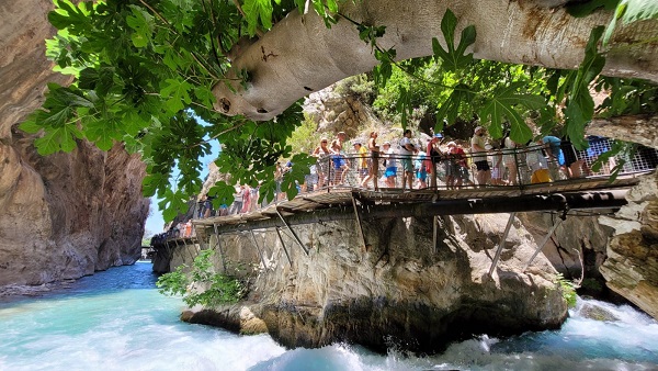 Su sıcaklığı 5 derece! İşte Türkiye'nin saklı cenneti